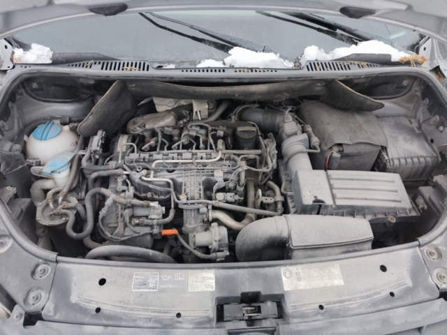 1401047-45 Volkswagen Caddy 1.6 TDI -2011