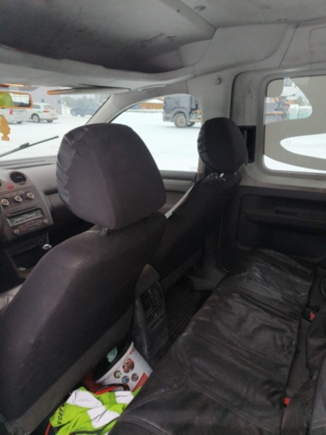 1401047-56 Volkswagen Caddy 1.6 TDI -2011