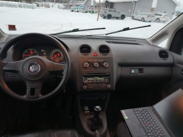 1401047-59 Volkswagen Caddy 1.6 TDI -2011