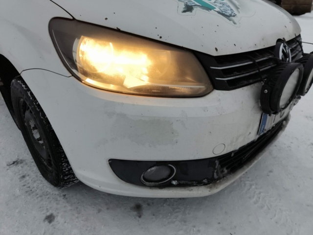 1401048-17 Volkswagen Caddy 1.6 TDI -2011