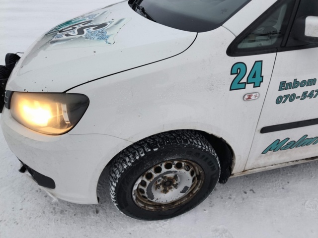 1401048-25 Volkswagen Caddy 1.6 TDI -2011