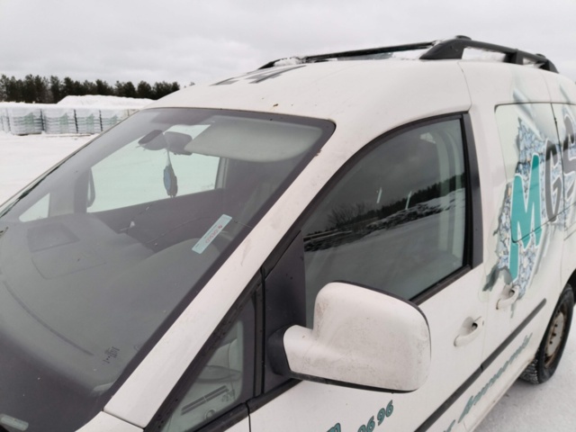 1401048-26 Volkswagen Caddy 1.6 TDI -2011