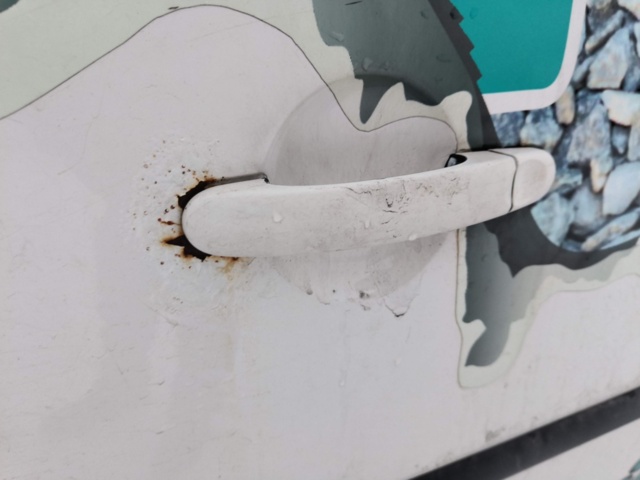 1401048-33 Volkswagen Caddy 1.6 TDI -2011