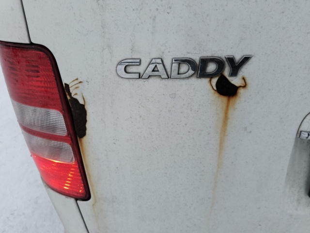 1401048-40 Volkswagen Caddy 1.6 TDI -2011