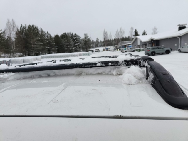 1401048-48 Volkswagen Caddy 1.6 TDI -2011