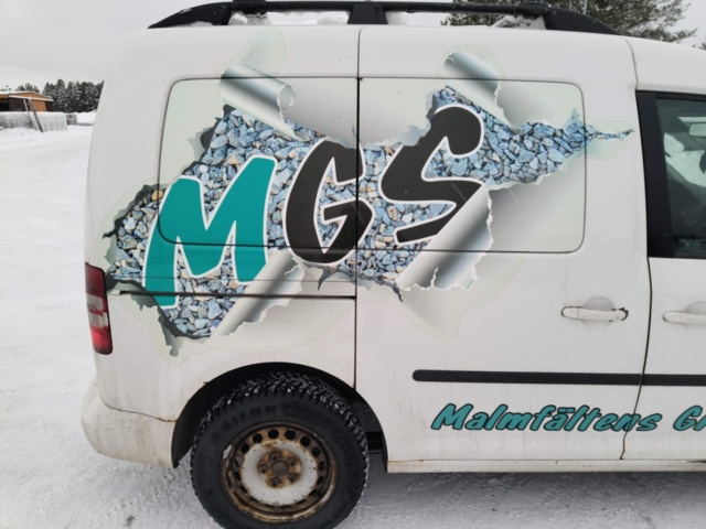 1401048-49 Volkswagen Caddy 1.6 TDI -2011