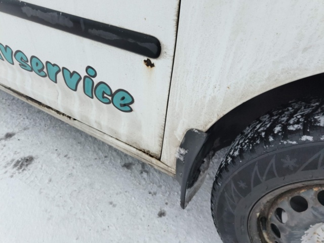 1401048-54 Volkswagen Caddy 1.6 TDI -2011