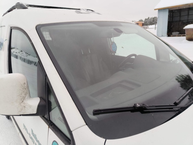 1401048-56 Volkswagen Caddy 1.6 TDI -2011