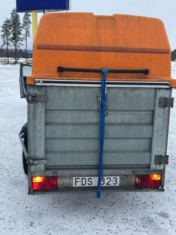 1435528-22 Trailer with cover Thule LV1000 -2007