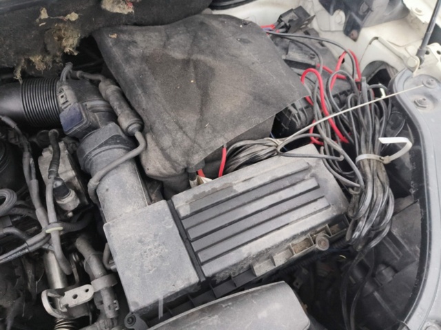 1401048-59 Volkswagen Caddy 1.6 TDI -2011