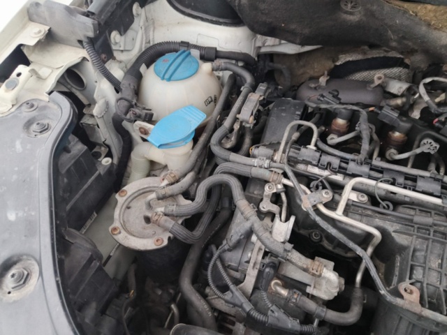 1401048-61 Volkswagen Caddy 1.6 TDI -2011