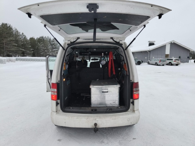 1401048-63 Volkswagen Caddy 1.6 TDI -2011