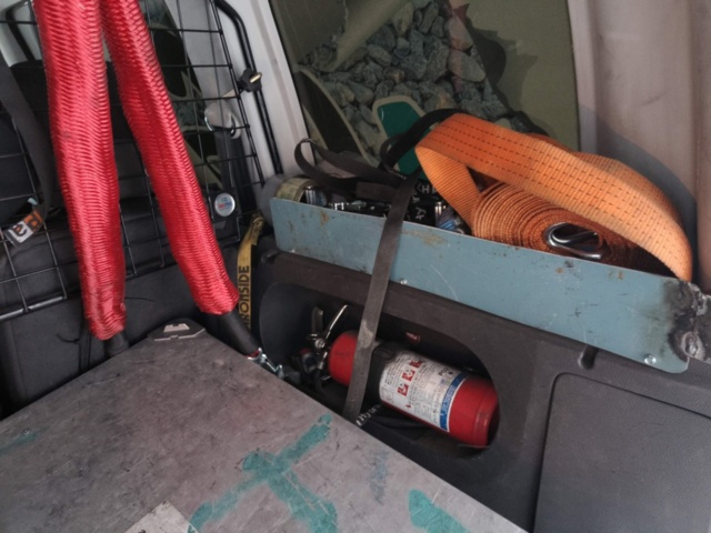 1401048-70 Volkswagen Caddy 1.6 TDI -2011