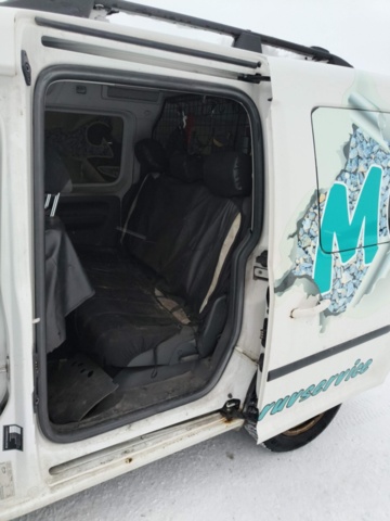 1401048-73 Volkswagen Caddy 1.6 TDI -2011