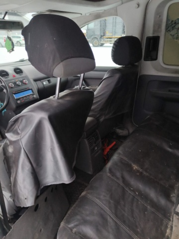 1401048-75 Volkswagen Caddy 1.6 TDI -2011