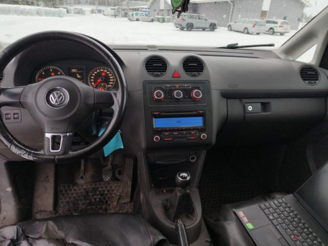 1401048-78 Volkswagen Caddy 1.6 TDI -2011