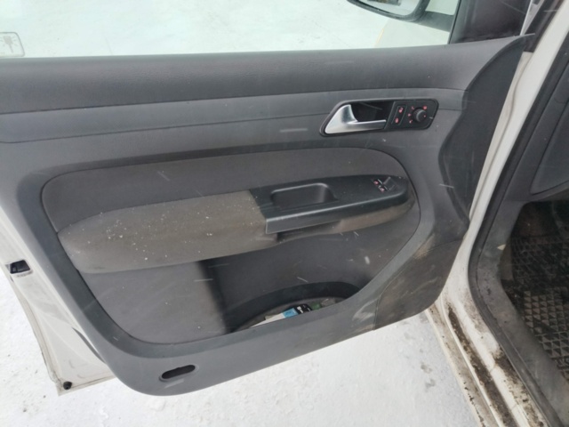 1401048-80 Volkswagen Caddy 1.6 TDI -2011