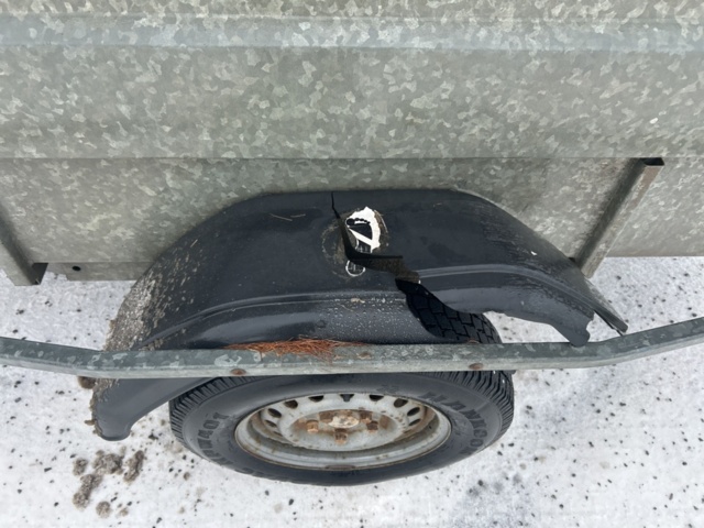 1435528-16 Trailer with cover Thule LV1000 -2007