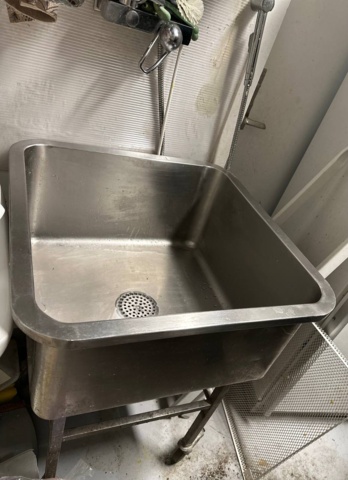 1396292-1 Sink with mixer