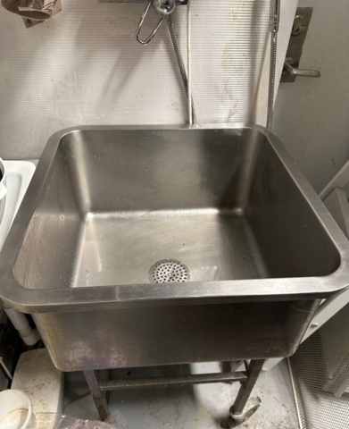 1396292-2 Sink with mixer