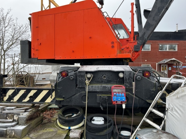 1423686-41 Mobile crane with accessories - Faunwerke LK 910/483