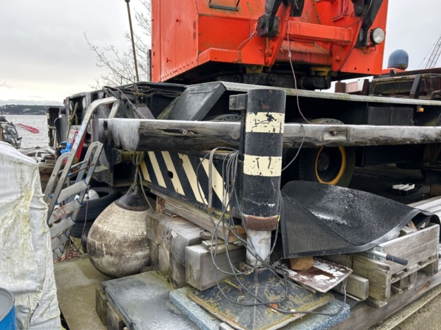 1423686-42 Mobile crane with accessories - Faunwerke LK 910/483