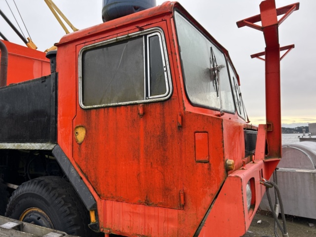 1423686-52 Mobile crane with accessories - Faunwerke LK 910/483