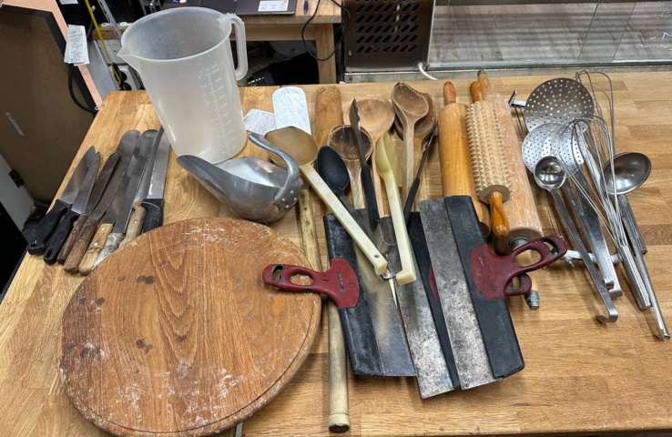 1396301-3 Samling med blandad bak- och köksutrustning