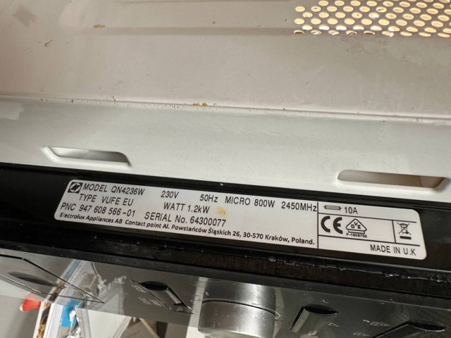 1396302-4 Inbyggnadsmikrovågsugn - Husqvarna QN4236W