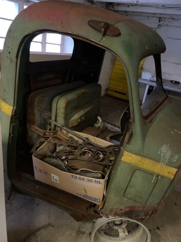 1454216-6 Lastbilshytt till veteranlastbil