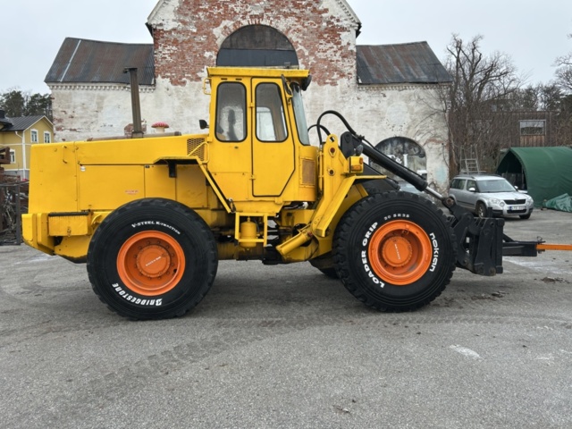 1423685-6 Hjullastare med tillbehör - Volvo BM