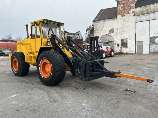 1423685-7 Hjullastare med tillbehör - Volvo BM