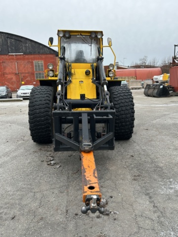 1423685-8 Hjullastare med tillbehör - Volvo BM