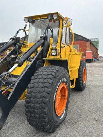 1423685-9 Hjullastare med tillbehör - Volvo BM