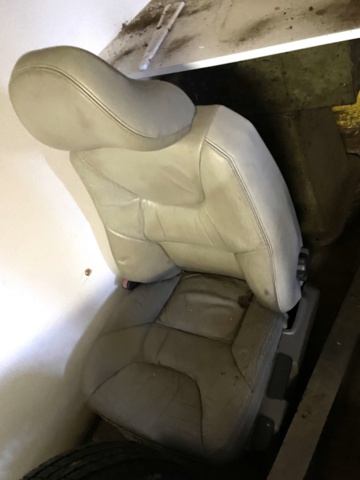 1454218-3 Framstolar Volvo