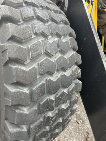 1423685-31 Hjullastare med tillbehör - Volvo BM