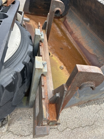 1423685-76 Hjullastare med tillbehör - Volvo BM