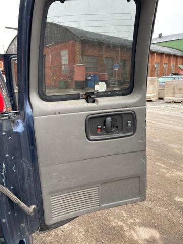 1423688-49 Chevrolet Express H1500 Conversion Van 5.3 V8 AWD Hydra-Matic -2004 (Reparationsobjekt)