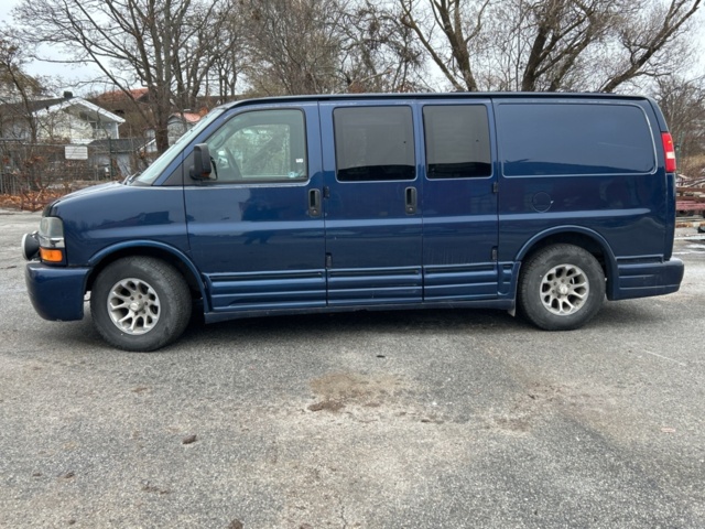 1423688-2 Chevrolet Express H1500 Conversion Van 5.3 V8 AWD Hydra-Matic -2004 (Reparationsobjekt)