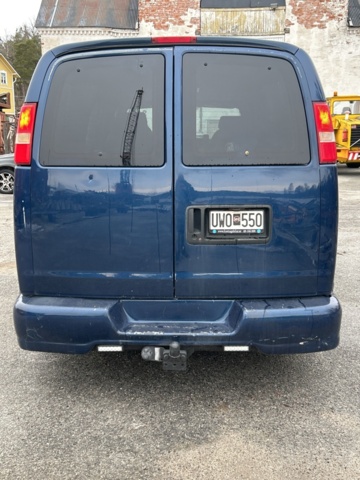 1423688-4 Chevrolet Express H1500 Conversion Van 5.3 V8 AWD Hydra-Matic -2004 (Reparationsobjekt)