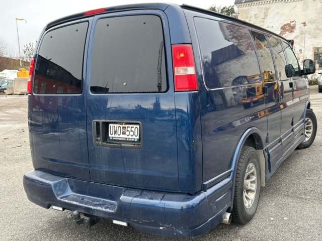 1423688-5 Chevrolet Express H1500 Conversion Van 5.3 V8 AWD Hydra-Matic -2004 (Reparationsobjekt)