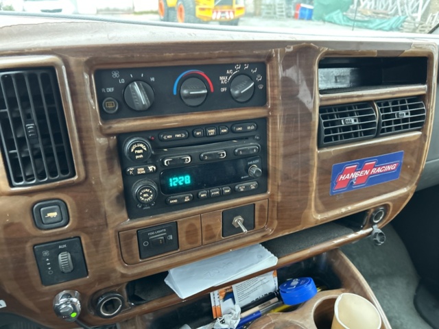 1423688-14 Chevrolet Express H1500 Conversion Van 5.3 V8 AWD Hydra-Matic -2004 (Reparationsobjekt)