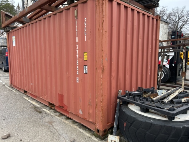 1423687-3 Container 20-fot med innehåll