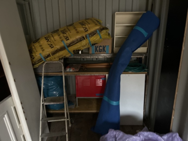 1423687-13 Container 20-fot med innehåll