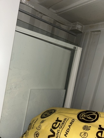 1423687-15 Container 20-fot med innehåll