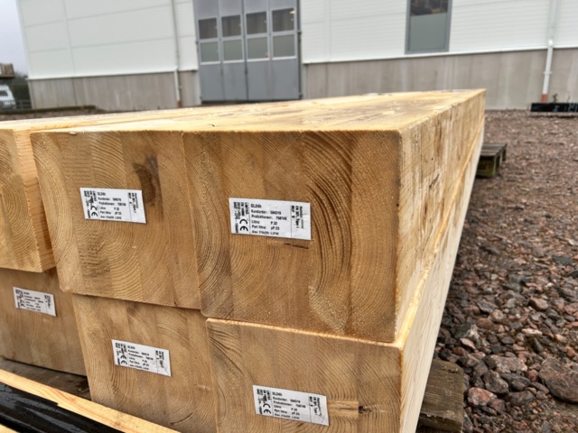 1094684-1 1 st Limträbalk 215x225x3742mm, Holmen