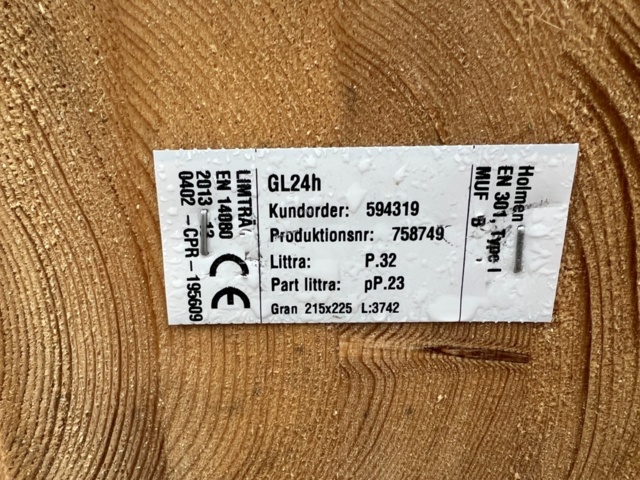 1094684-3 1 st Limträbalk 215x225x3742mm, Holmen