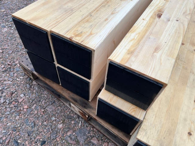 1094685-4 1 st Limträbalk 215x225x3742mm, Holmen