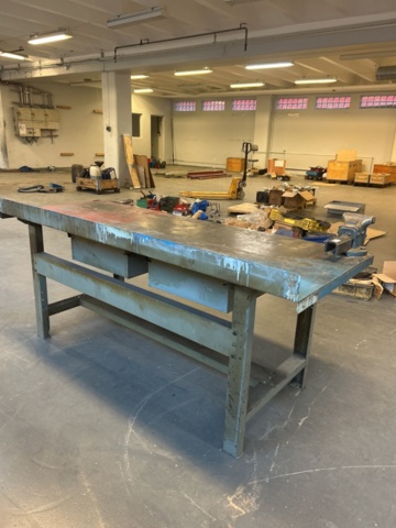 1454547-6 Arbetsbänk med skruvstycke