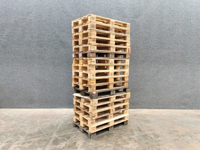 1454595-2 18 st Begagnade Helpallar